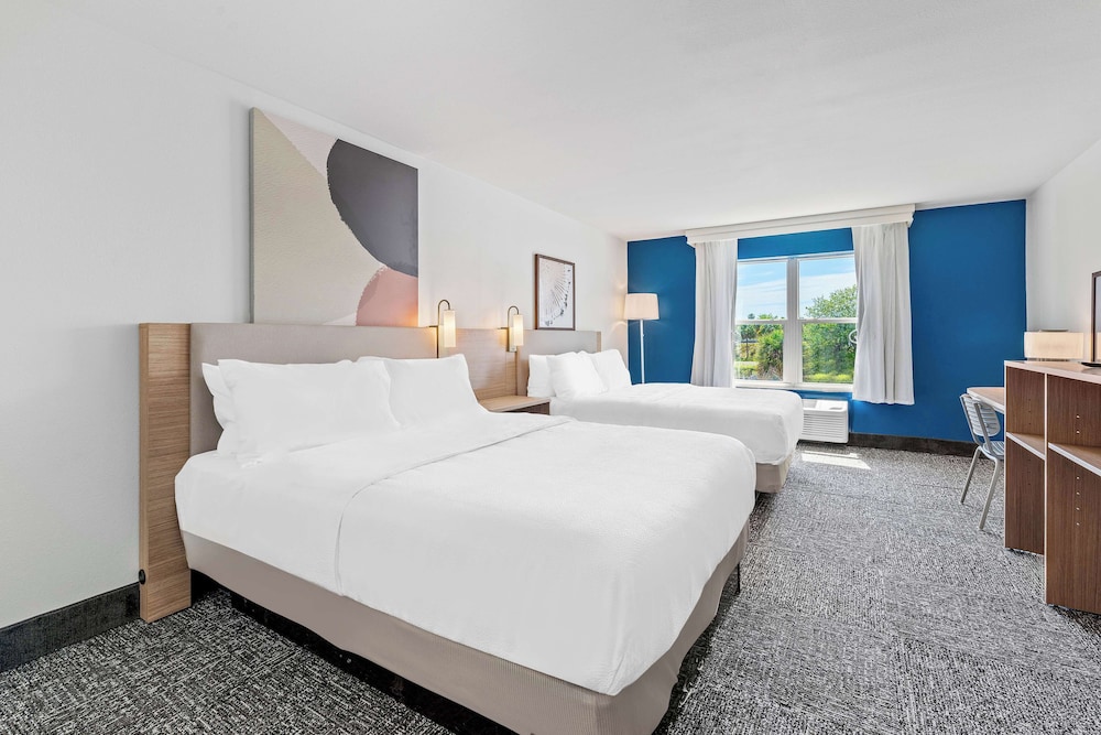 Room, 2 Queen Beds - Photo 2
