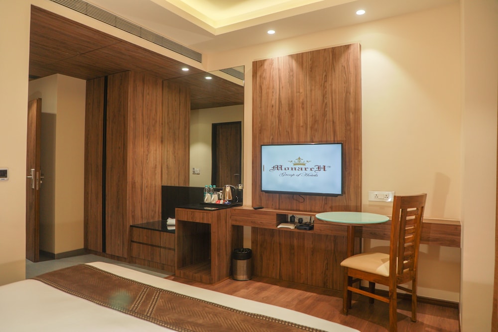 Executive Room - Photo 11