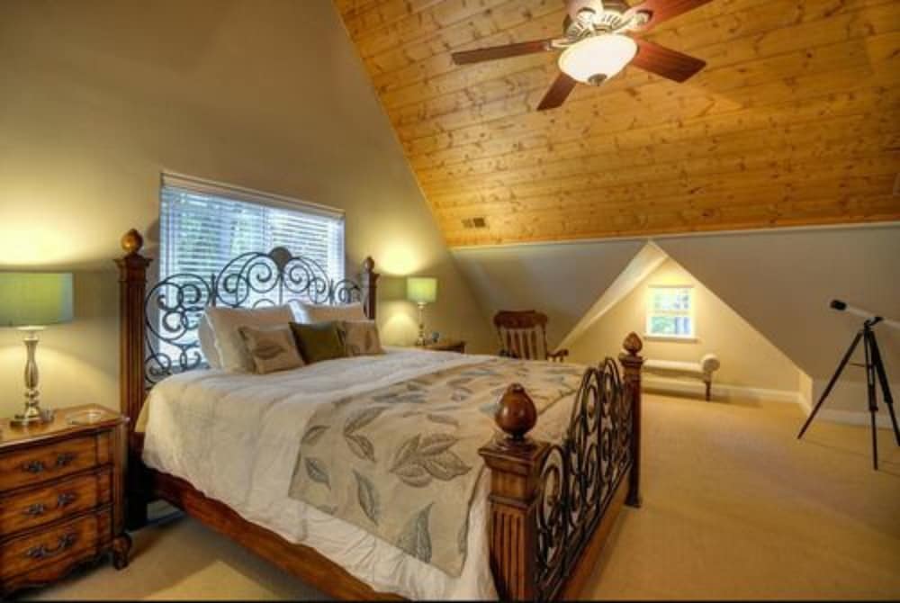 Room, Private Bathroom (Ponderosa Pine) photo 2