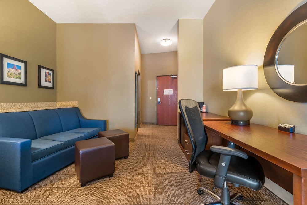 Suite, Multiple Beds, Accessible, Non Smoking - Photo 2