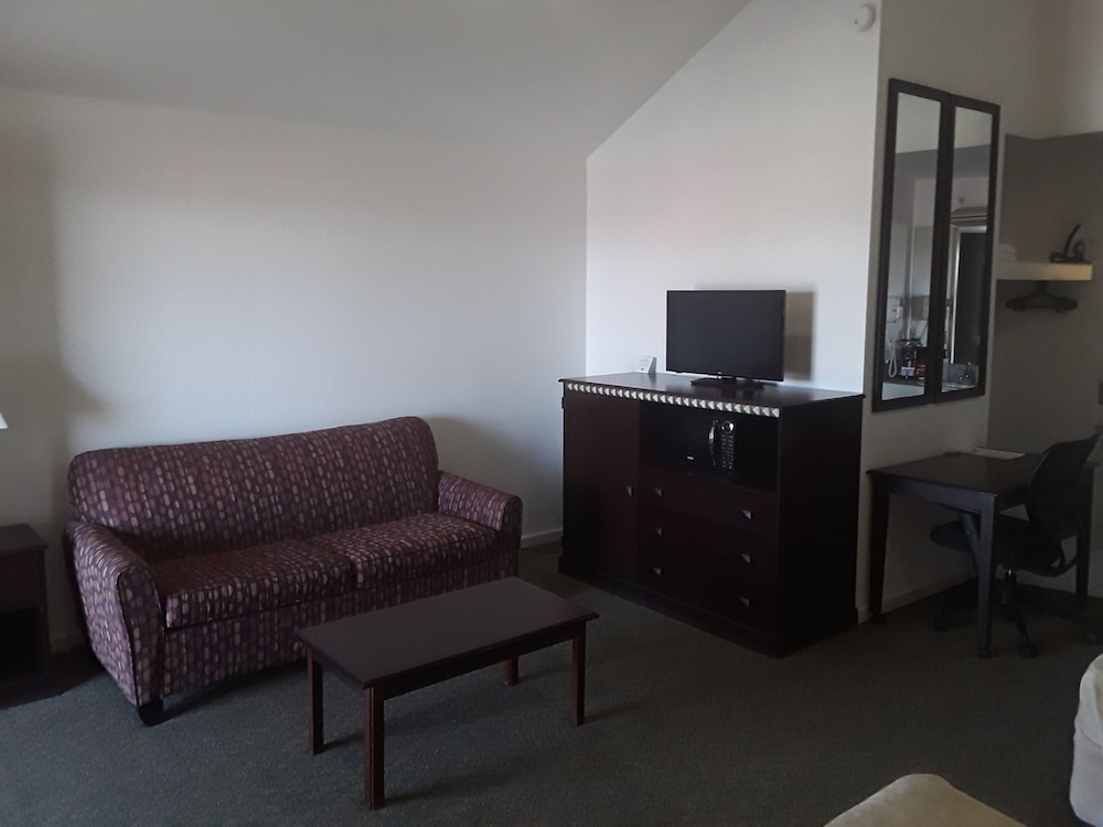 Suite, 2 Queen Beds, Non Smoking photo 2