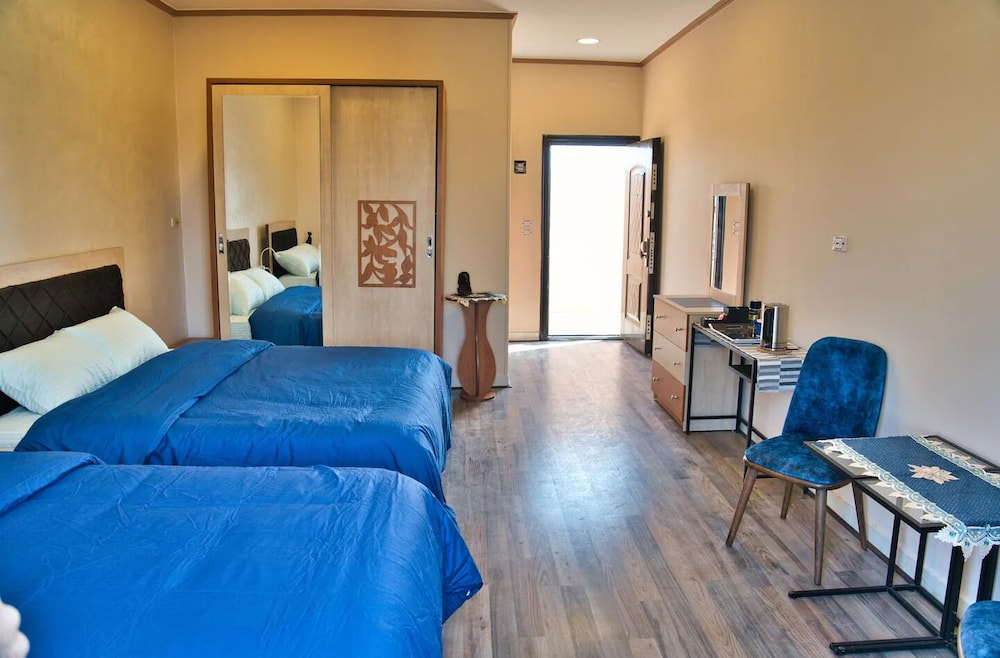 Deluxe Triple Room photo 2