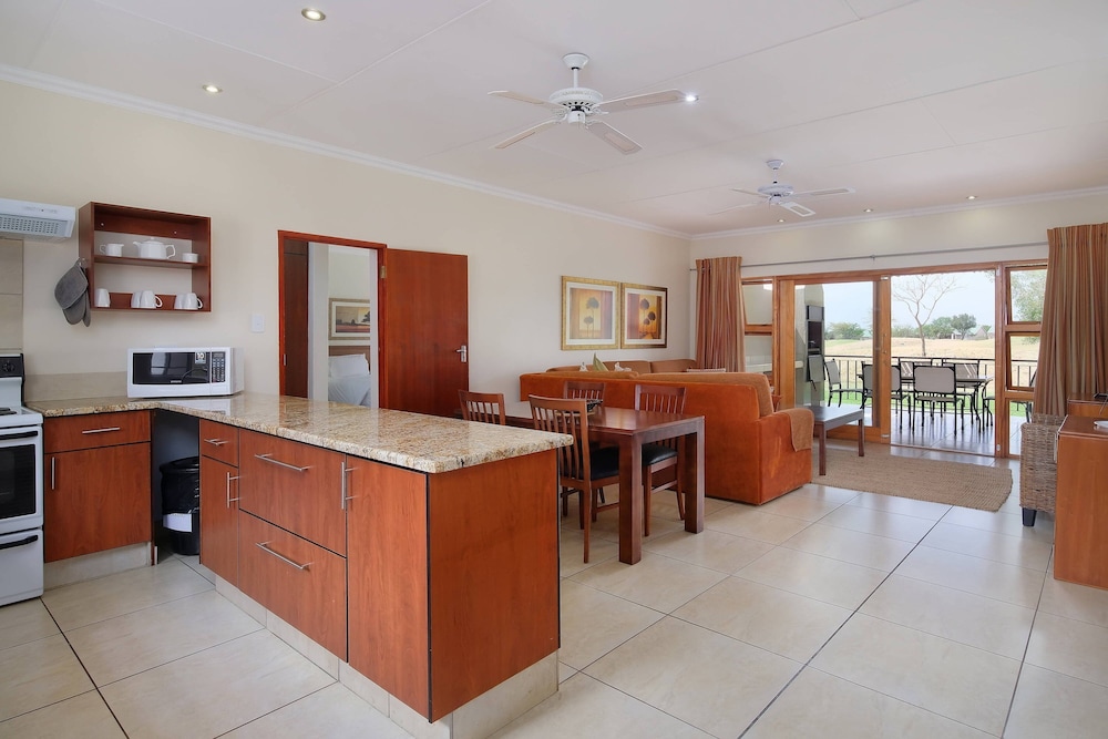 Chalet, 1 Double Bed, Golf View - Photo 8