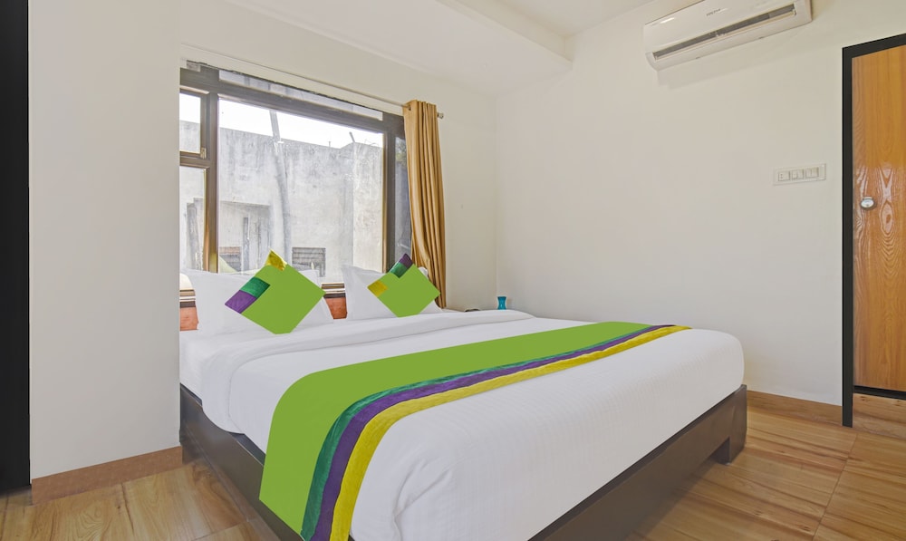 Deluxe Room - Photo 4