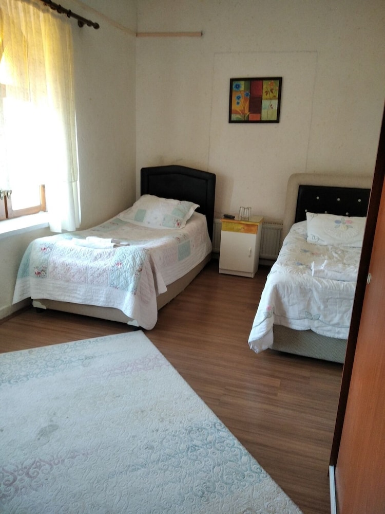 Standard Room, 2 Twin Beds photo 3