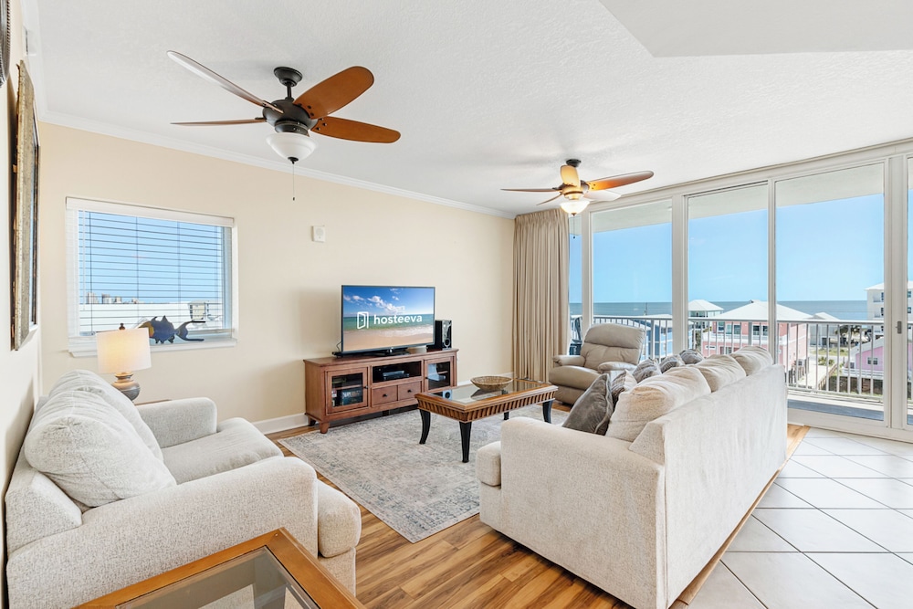 Executive Condo, 3 Bedrooms, Pool Access, Beach View