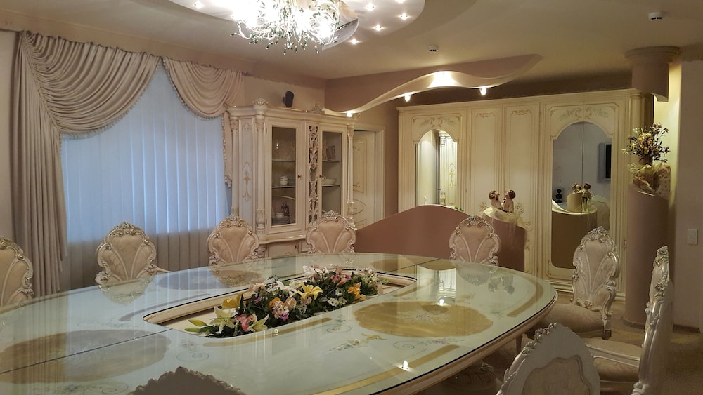 Elite Apartment, Jetted Tub