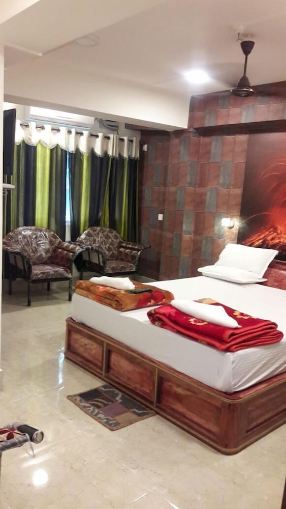 Deluxe Suite, 1 Queen Bed, Sea View