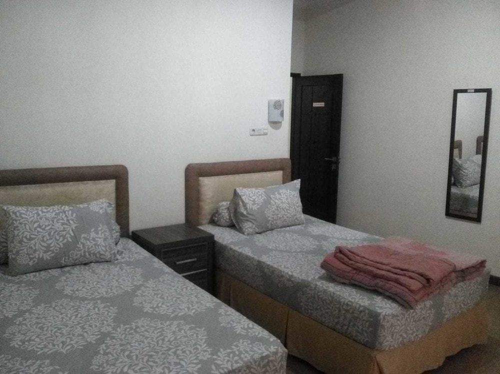 House, 4 Bedrooms, Non Smoking, City View photo 2