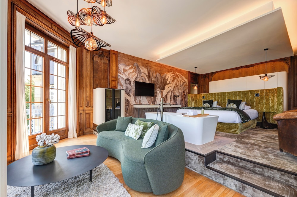 Signature Junior Suite Mountain View in the Castle
