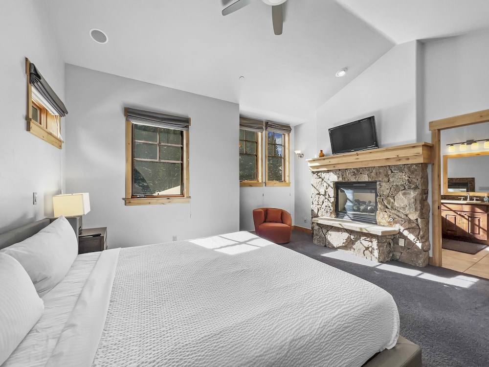 Townhome, 3 Bedrooms photo 1