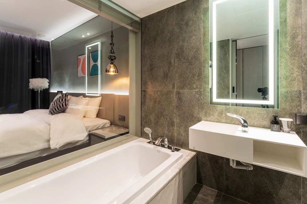 Premium Double Room - Photo 4