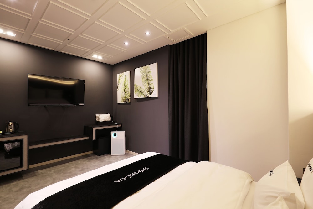 Standard Double Room (No Breakfast) - Photo 4