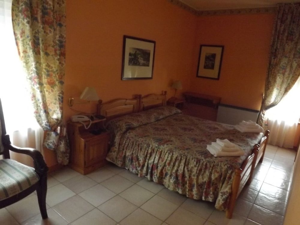 Single Room photo 2