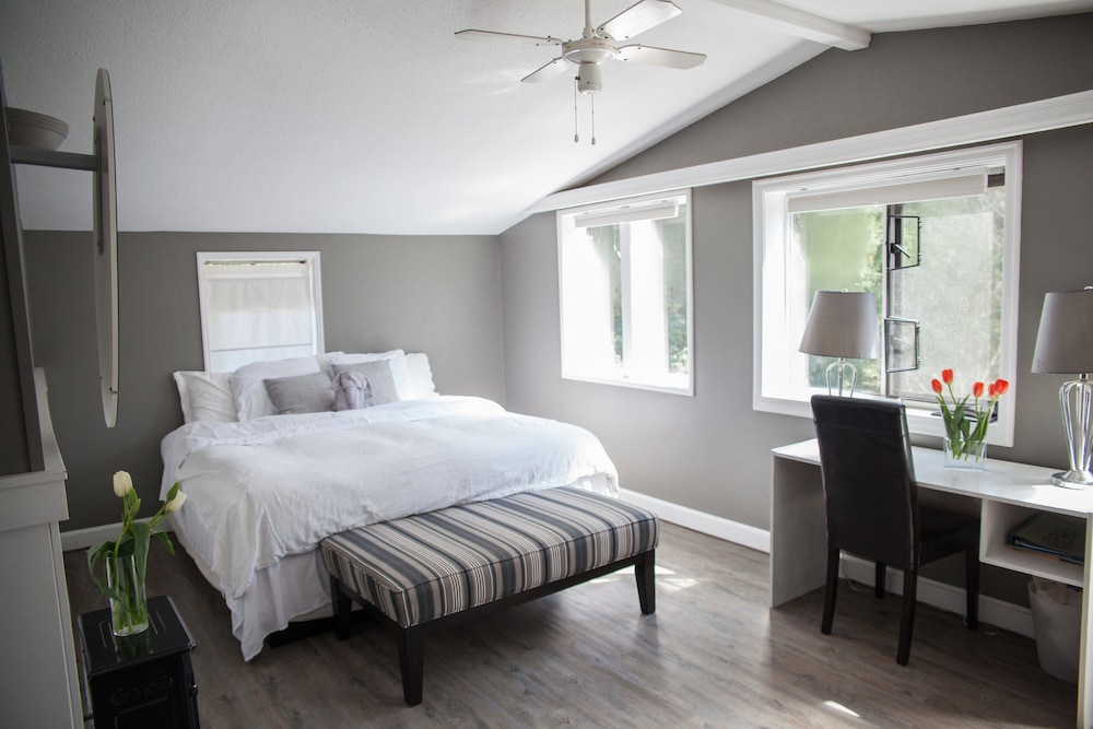 North Suite photo 1