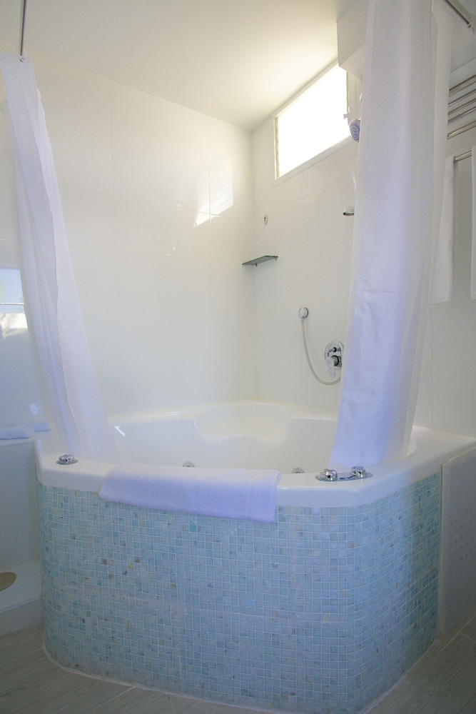 Economy Double or Twin Room photo 3