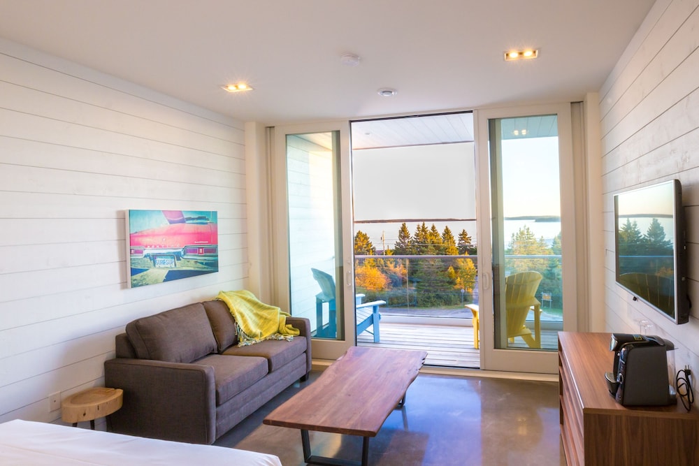 Loft, Not Ocean Front photo 2
