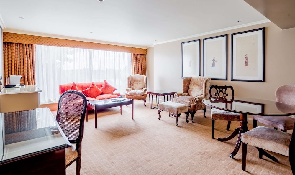 Suite, 1 Bedroom - Photo 1