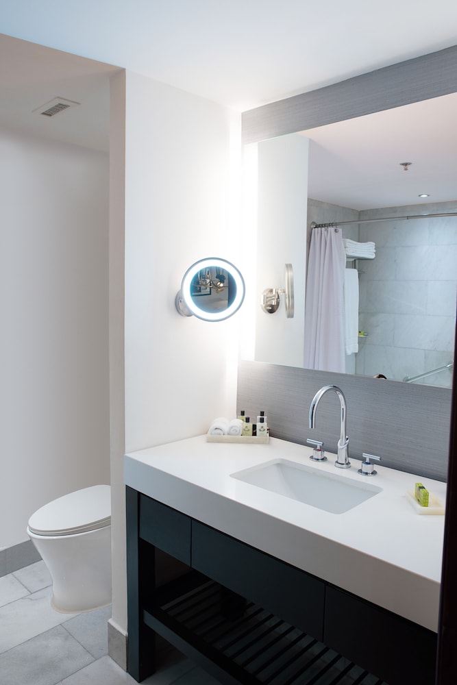 Premium Room - Photo 10