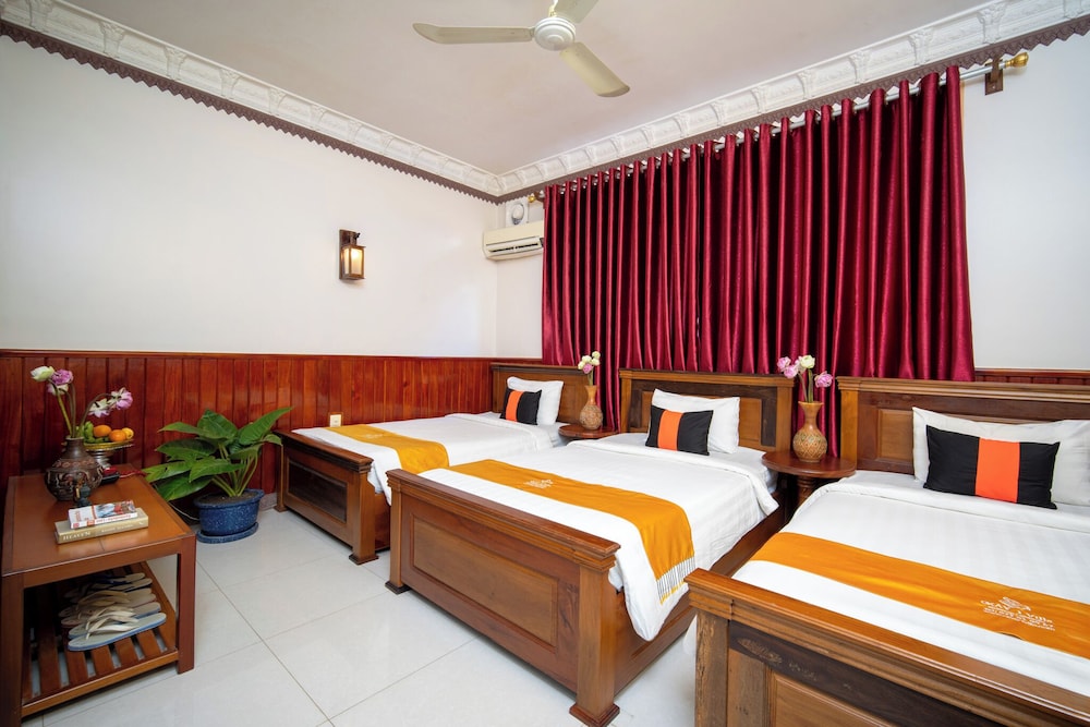 Superior Triple Room, City View