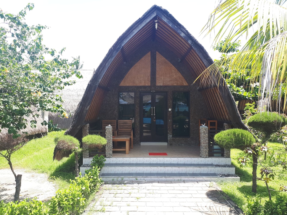 Superior Bungalow, Pool View
