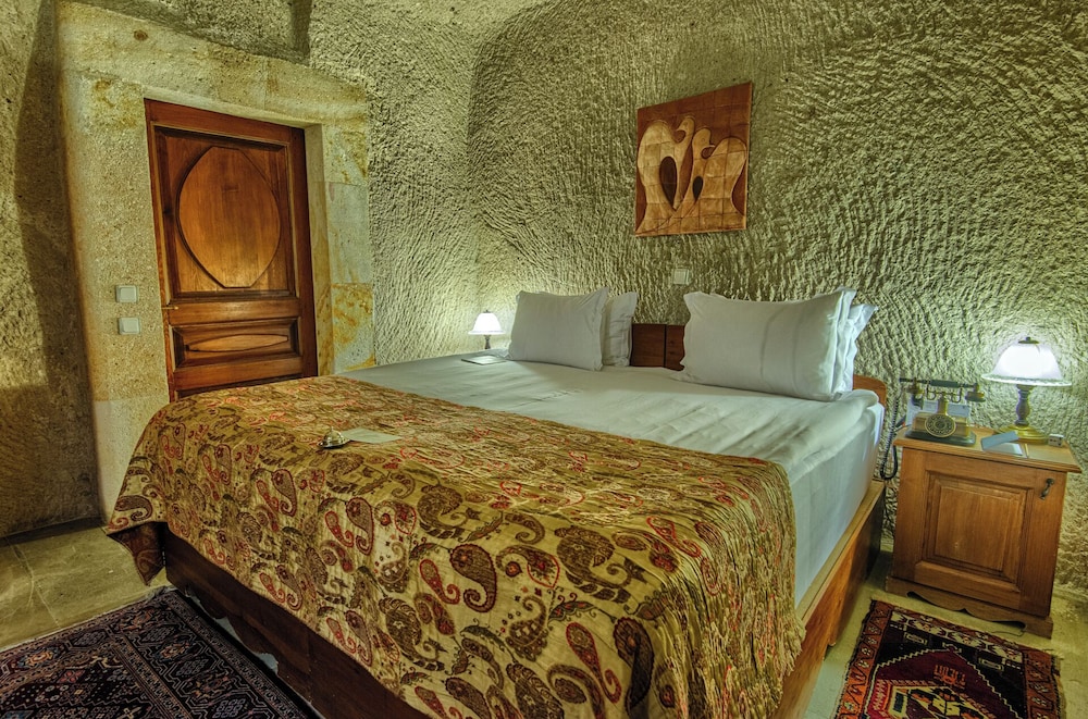 Deluxe Room - Photo 16