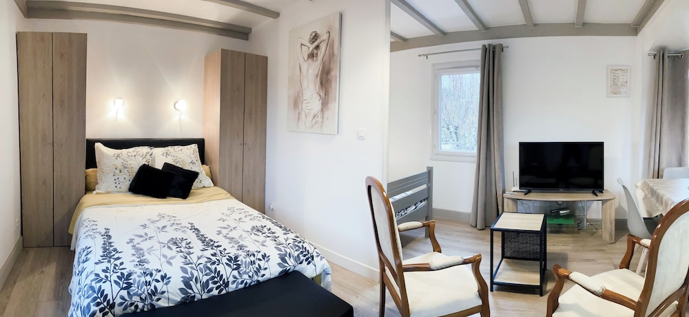 Comfort Studio, Multiple Beds, Kitchenette