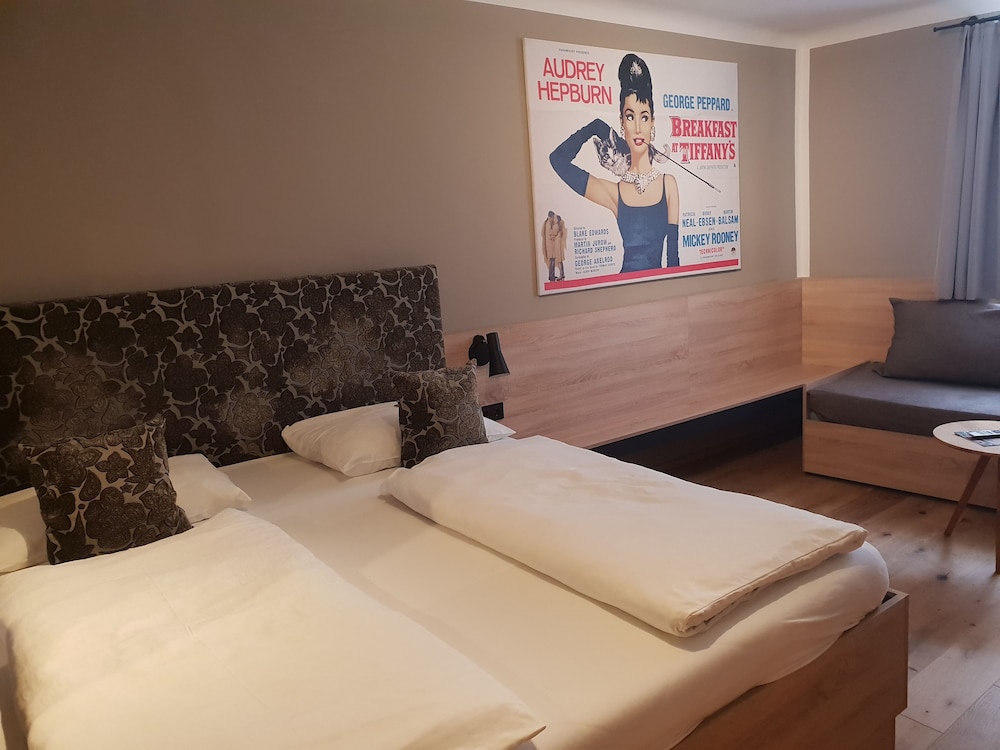 Deluxe Double Room (Plus) - Photo 8