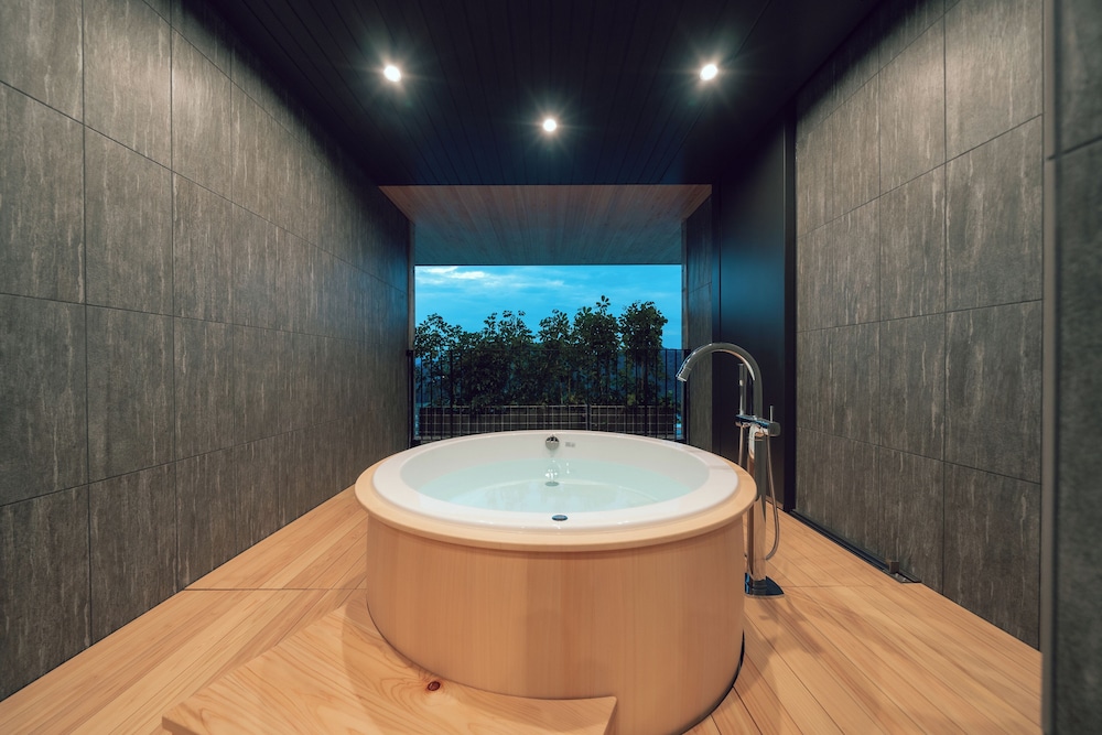 Family suite with open air bath, Non Smoking - Photo 18