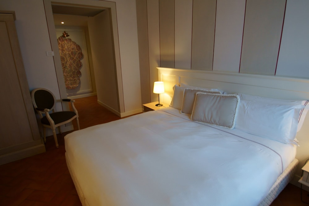Superior Double or Twin Room photo 3