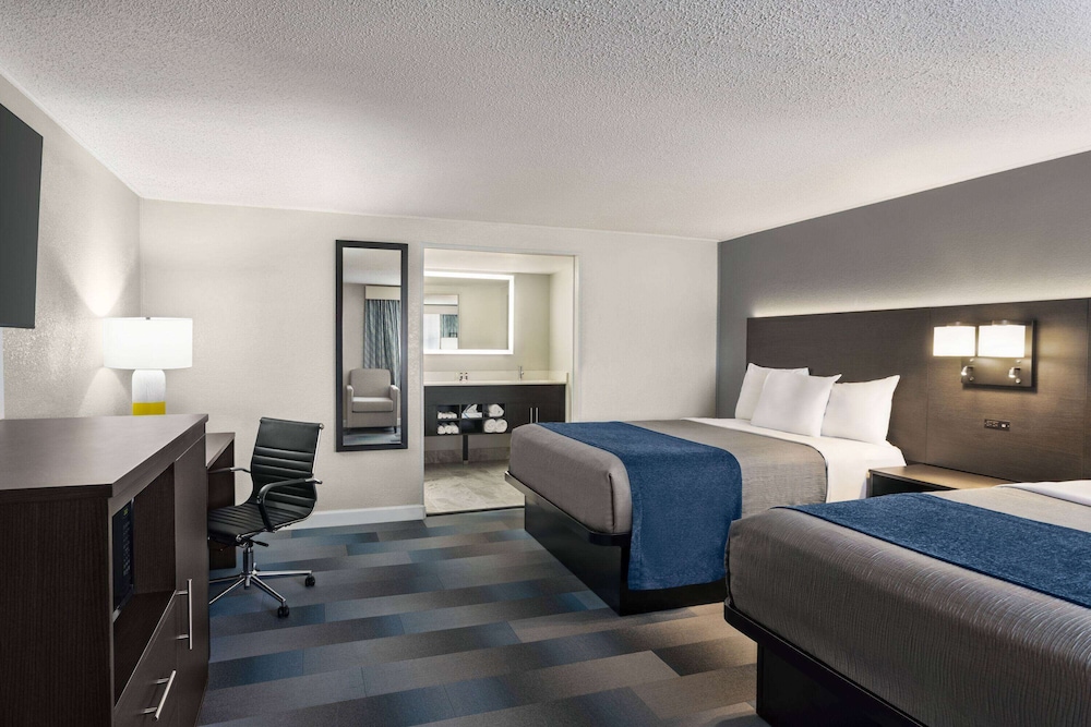 Room, 2 Queen Beds, Non Smoking photo 2