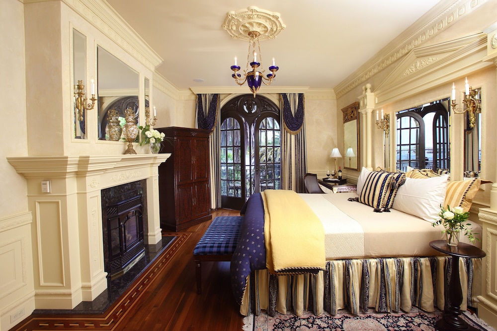 Luxury Suite, Balcony