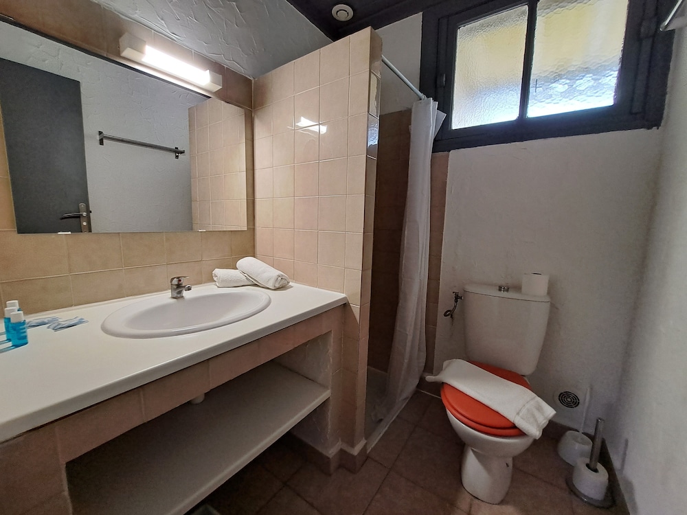 Apartment (LES ROMARINS 007) photo 3