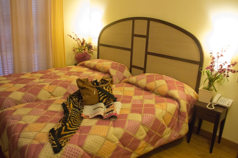 Standard Double Room photo 3