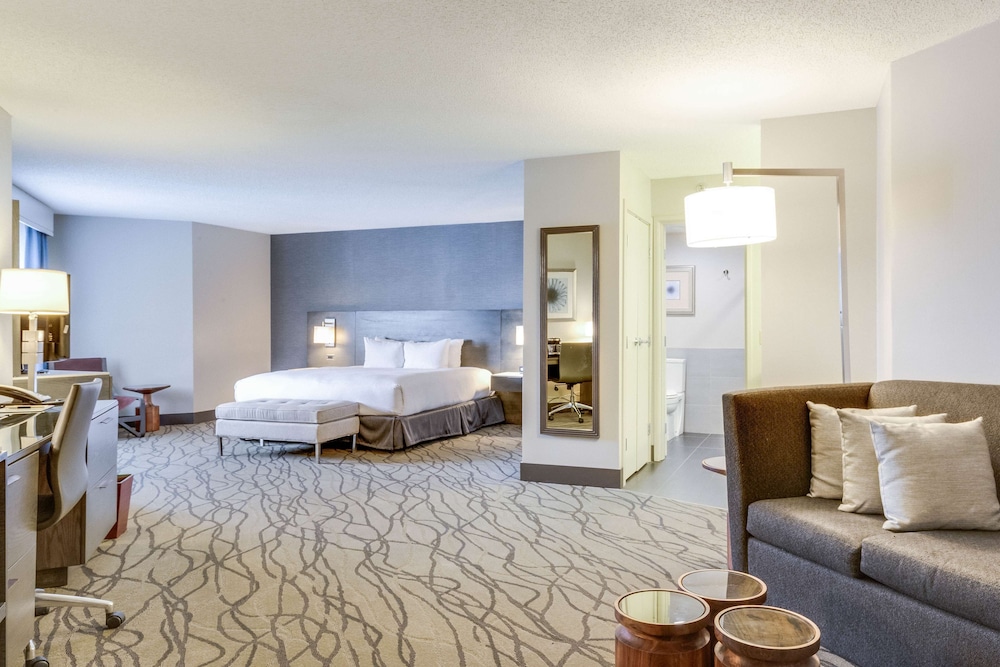 Junior Suite, Non Smoking, No Marina View photo 1