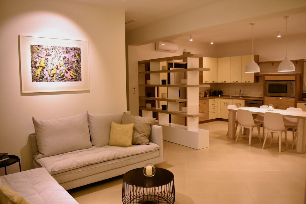 Suite (Orama)