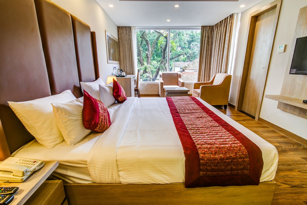 Deluxe Room - Photo 8