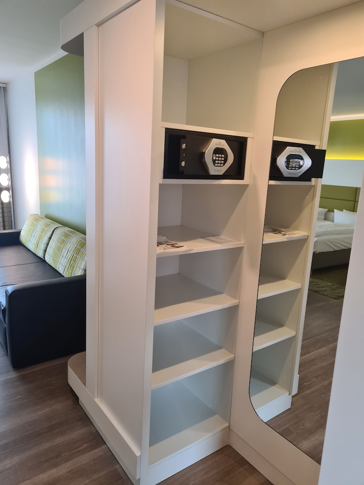 Family Room, 2 Bedrooms, Balcony (Comfort) photo 2