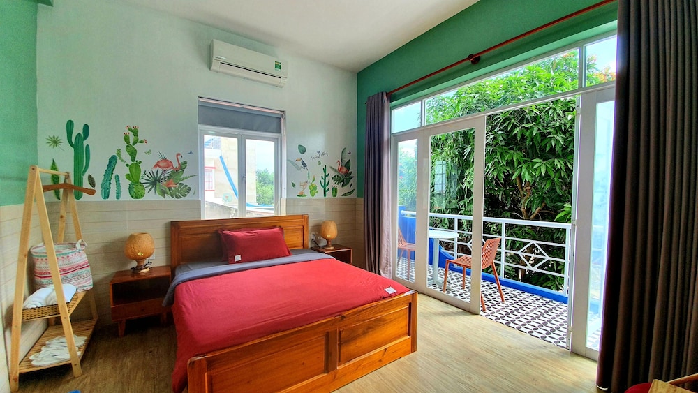 Romantic Quadruple Room, Non Smoking photo 3