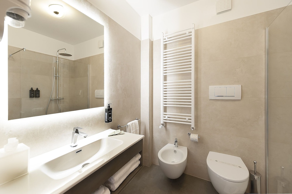 Superior Double or Twin Room - Photo 4