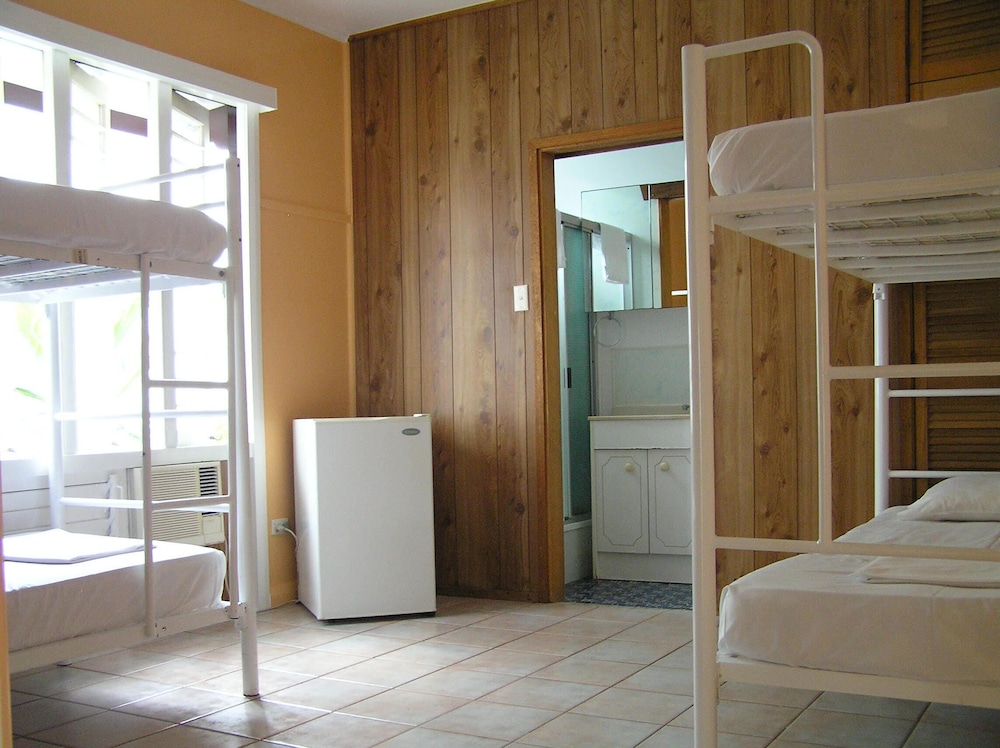 4 Bed Ladies Dorm with Ensuite Bathroom photo 1