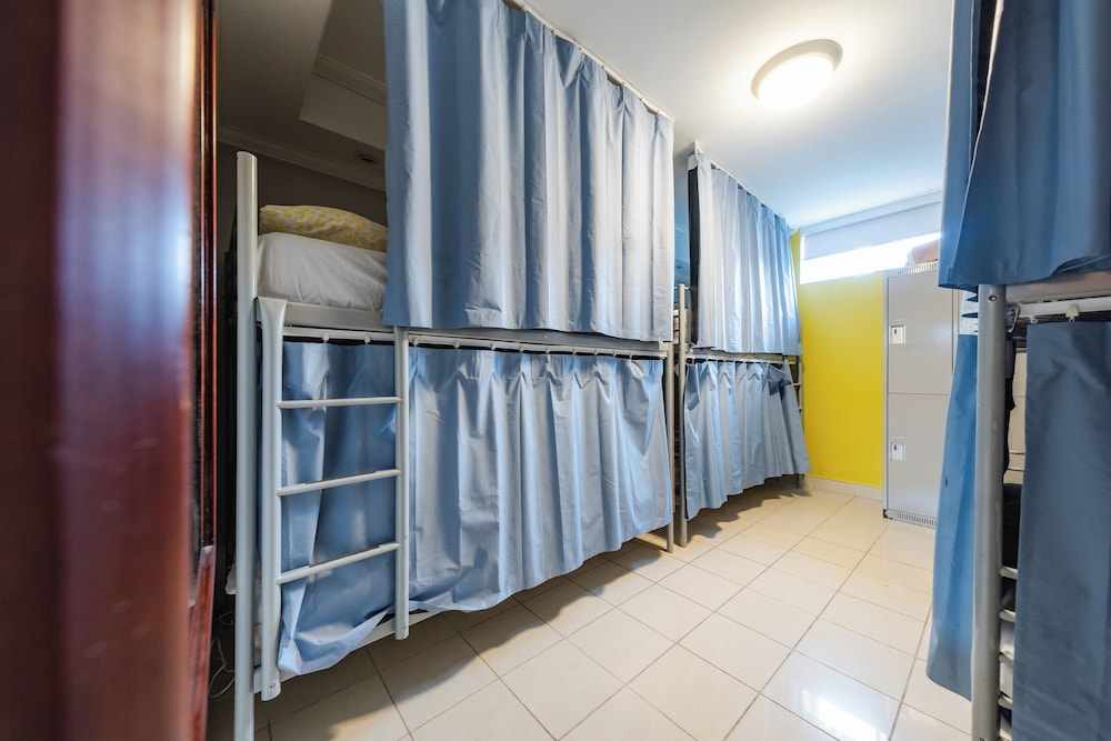 Private 6-Bed Female Dorm