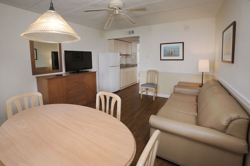 Deluxe Room (Ocean View Efficiency) photo 3