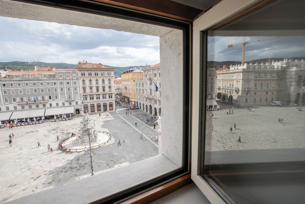 City Lodge Duplex Vista Piazza Annex - Piazza Unita - Photo 1