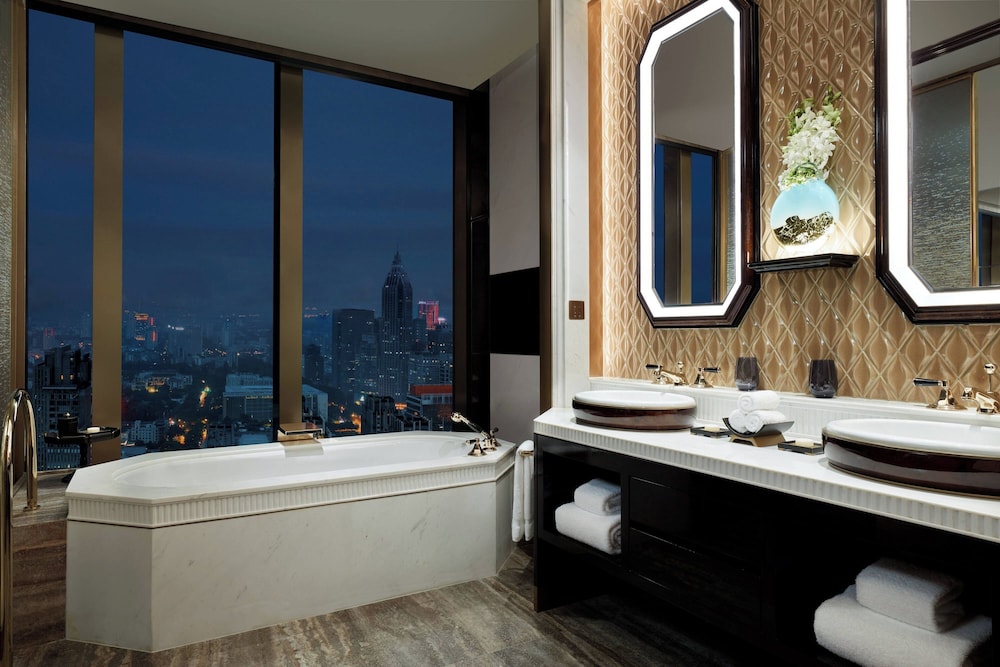 Room, 2 Twin Beds (View) - Photo 7