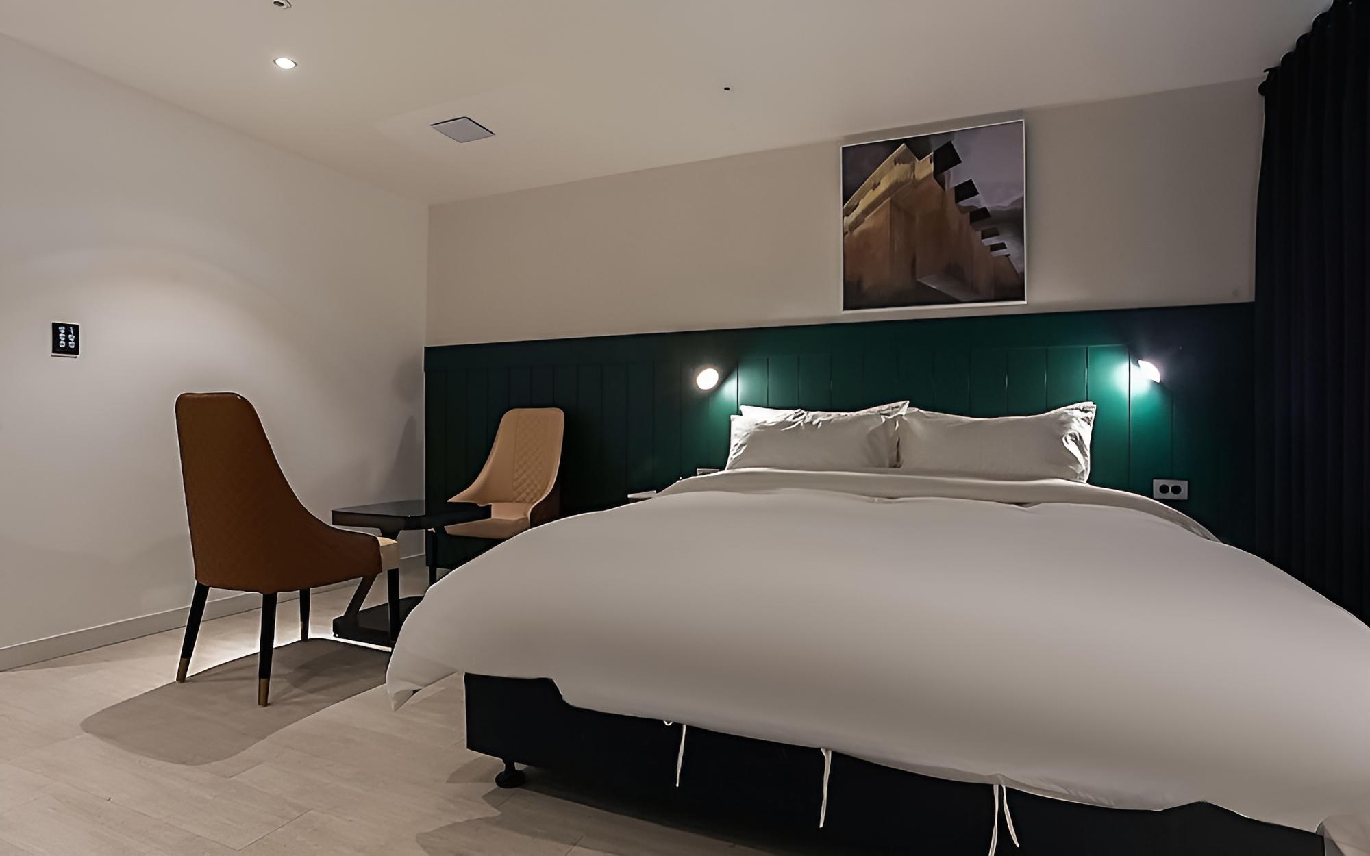 Room (Late Nightuse Room)