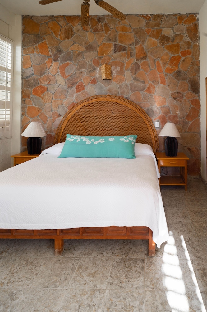 Romantic Studio Suite, Ocean View photo 1
