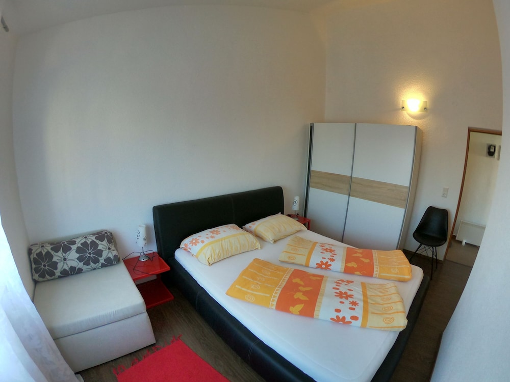 Classic Apartment, 1 Queen Bed with Sofa bed photo 1