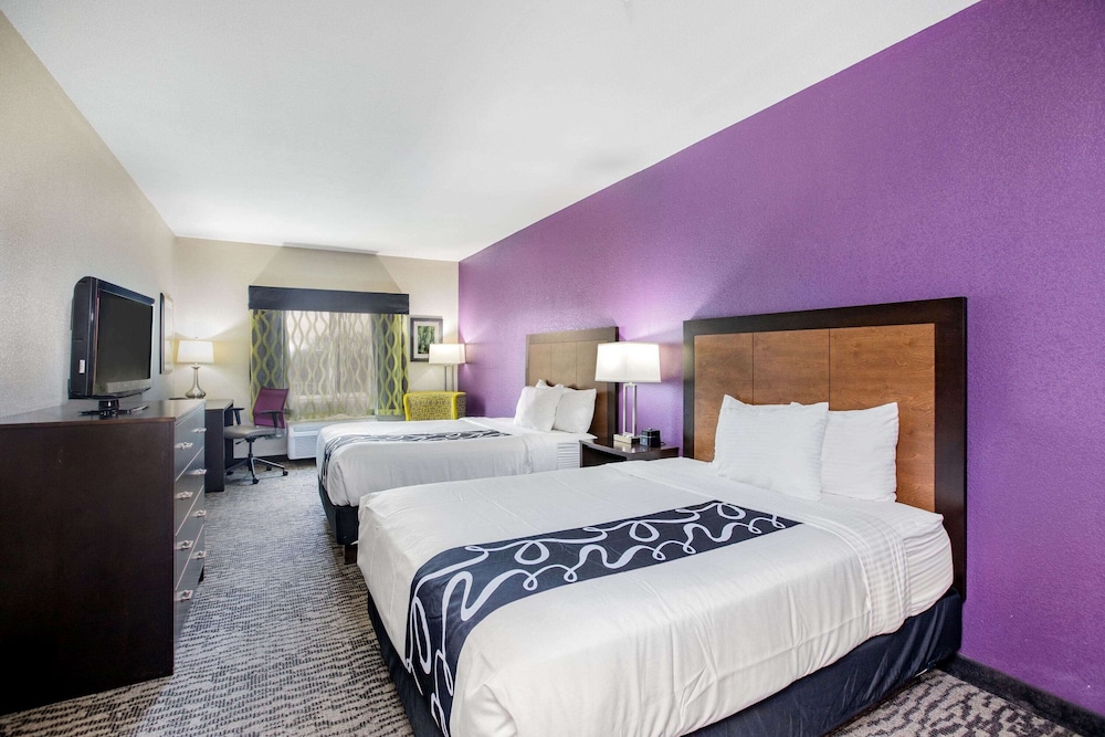 Room, 2 Double Beds, Non Smoking - Photo 1
