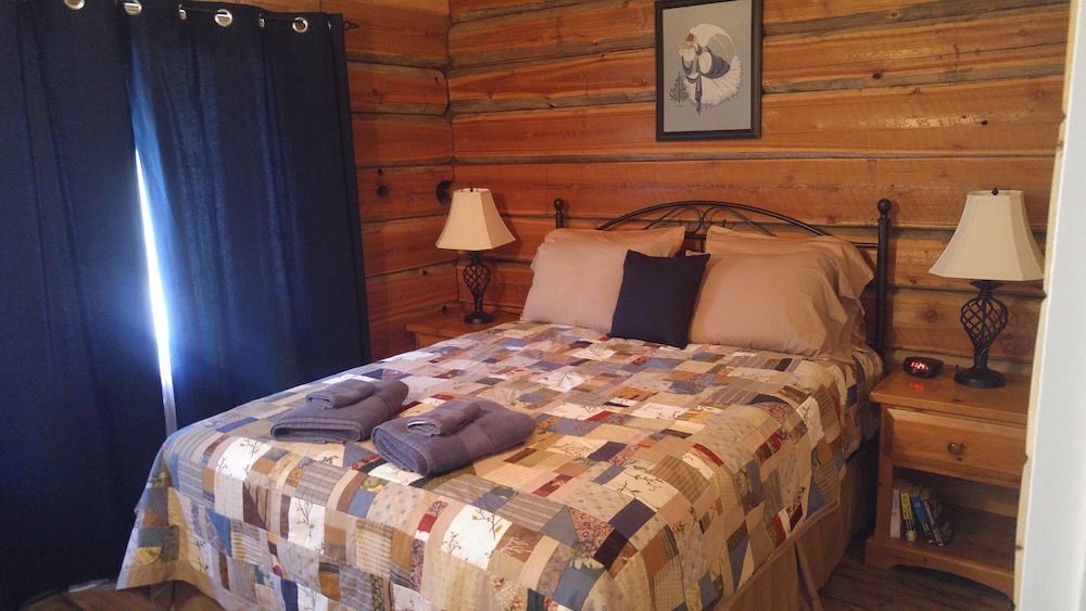 Pioneer (Fir) Cabin - 2 Bedrooms photo 1